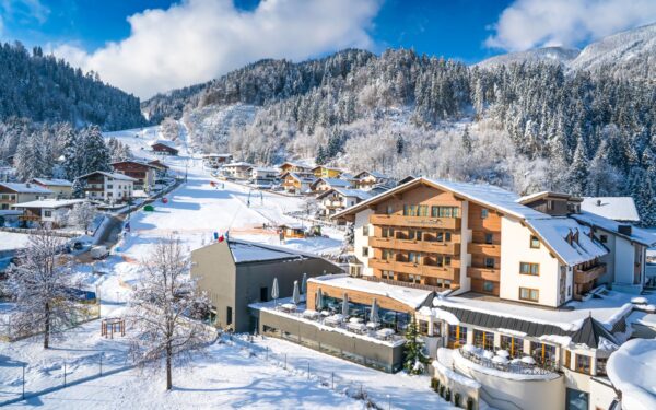 Tyrolsko v Hotelu Schwarzbrunn Tirol **** s all inclusive stravou i nápoji a neomezeným wellness (3 000 m²)
