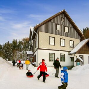 Krkonoše: Špindlerův Mlýn 400 m od sjezdovky v Hotelu Hradec *** se snídaní/polopenzí, wellness s vířivkou