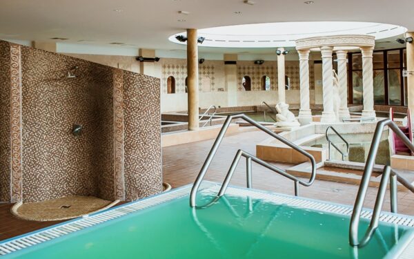 Maďarsko u pohoří Mátra: Hotel Narád Park **** s polopenzí a neomezeným wellness (bazény, sauny) + fitness