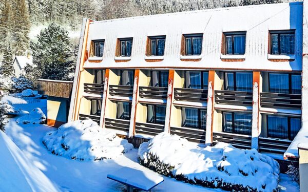 Jeseníky u výletních cílů: Hotel Slatina *** se snídaní, drinkem a vstupem do bazénu + bohaté možnosti vyžití