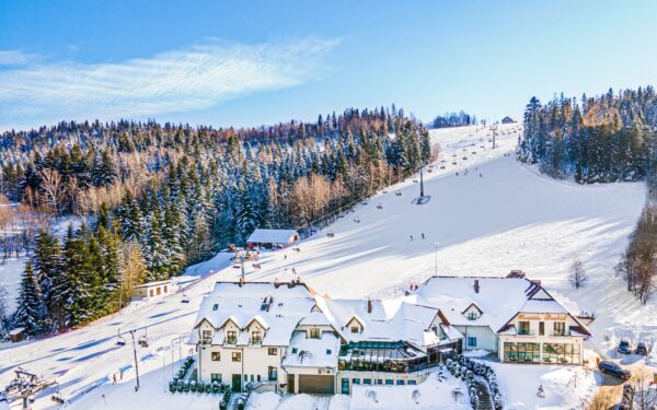 Polské Beskydy u termálních lázní a stanice lanovky: Kompleks Beskid *** s neomezeným wellness a polopenzí