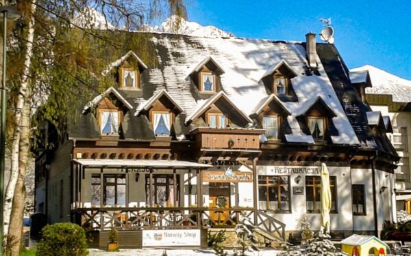 Vysoké Tatry: Pobyt přímo pod Lomnickým štítem 1,1 km od sjezdovky v Penzionu Encián s wellness a polopenzí