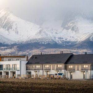 Vysoké Tatry u sjezdovky v Penzionu Čerešňový sad se snídaní a wellness + slevy a zapůjčení vybavení na sport
