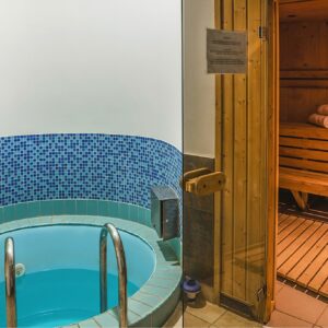 Pobyt v Krakově: Hotel Sympozjum & SPA **** s polopenzí, odpočinkem v sauně a při proceduře + dítě zdarma