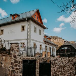 Pobyt v centru Banské Štiavnice v historické Resla Residence *** se snídaní, privátním wellness a fitness