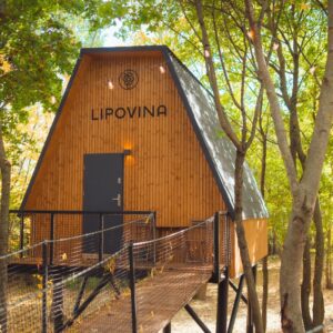 Slovenský Tokaj v luxusním domku na stromě v Camping Malá Bara s wellness, degustací a snídaní + 2 lahve vína