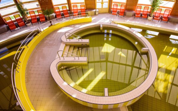 Maďarsko: Lázeňské Tiszaújváros ve 4* Tisia Hotelu s neomezeným vstupem do termálů (9 bazénů) + polopenze