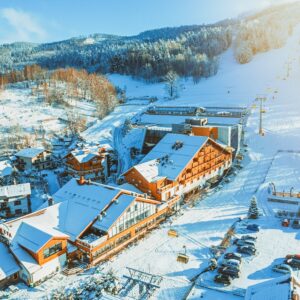 Polské Beskydy hned u sjezdovky v Hotelu Meta Resort Vine & Spa **** se snídaní + neomezený vstup do wellness