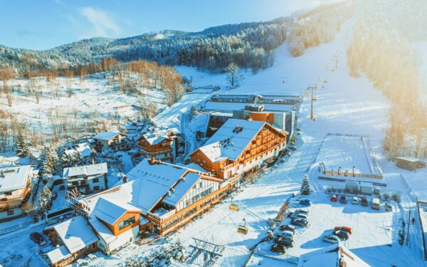 Polské Beskydy hned u sjezdovky v Hotelu Meta Resort Vine & Spa **** se snídaní + neomezený vstup do wellness