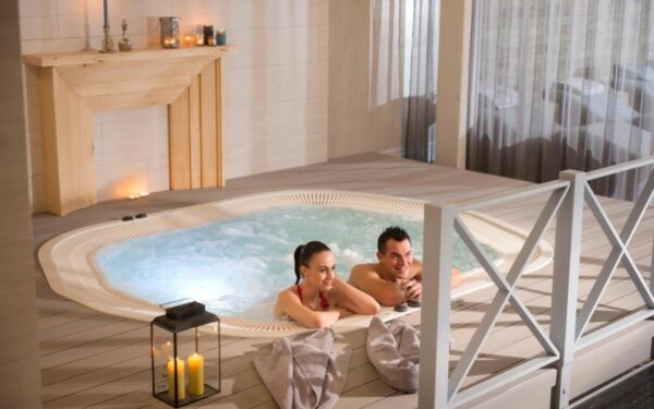 Baltské moře na pláži: Neptuno Resort & Spa **** s polopenzí, neomezeným wellness a parádním vyžitím pro děti