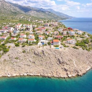 Chorvatsko přímo u pláže v luxusních apartmánech až pro 5 osob ve Ville Šušanj + venkovní bazén neomezeně