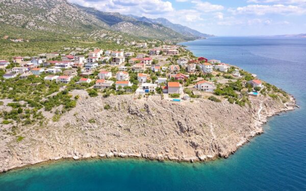 Chorvatsko přímo u pláže v luxusních apartmánech až pro 5 osob ve Ville Šušanj + venkovní bazén neomezeně