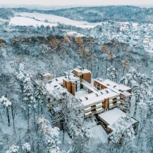 Wolský les jen 6 km od nábřeží Wawel a 9 km od Krakova: Forest Hotel *** s polopenzí + sleva na zoo a aquapark