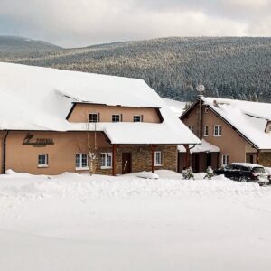 Jeseníky v obklopení ski areálů: Ostružná v Penzionu Parma se snídaní nebo polopenzí + sleva na vířivý sud