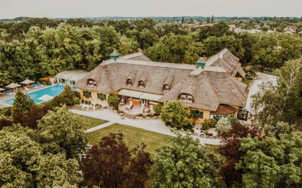 Nyerges Hotel Thermal ***+ u Budapešti ideální pro rodiny + termální wellness, bohaté vyžití a polopenze