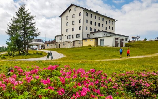 Rakouské Alpy: Léto v Hotelu Berghof Tauplitzalm *** s polopenzí, saunami, výletním vláčkem a vyžitím