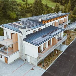 Dovolená u CHKO Strážovské vrchy v Apartmánech Kľak s polopenzí a možností wellness + 3 dětská hřiště