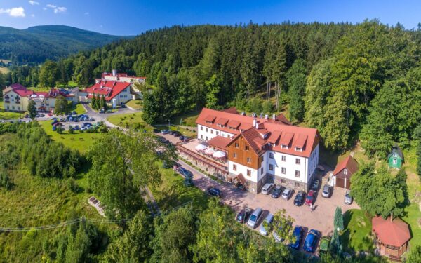 Polsko: Jizerské hory jen 3 km od hranic s Českem v Hotelu Le Mont Medical & SPA s polopenzí + bazén a sauna