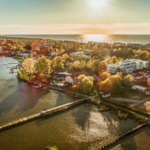 Polsko u moře a jezera: Mielno v Molo Park Aparthotelu se snídaní a wellness (bazén, sauna) + dětské animace
