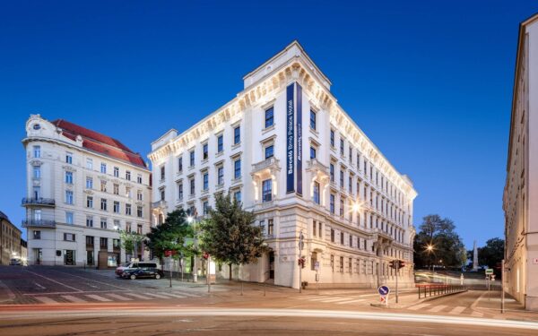 Pobyt přímo v historickém centru Brna: Luxusní Hotel Barceló Palace ***** se snídaněmi a 24h fitness centrem