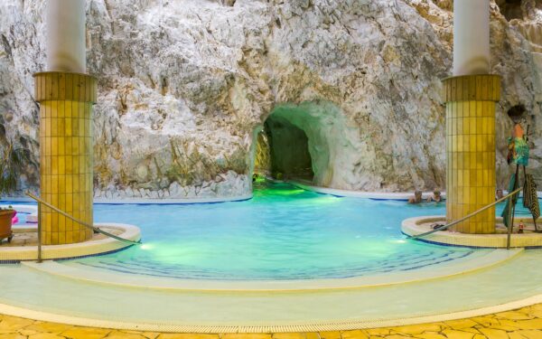 Miskolc u jeskynních lázní v Hungária Panzió s polopenzí, neomezeným wellness (vířivý bazének, sauny) + vyžití