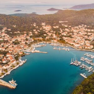Ostrov Ugljan přímo u pláže a blízko NP Kornati v Holiday Park Zelena Punta *** s polopenzí + animační program