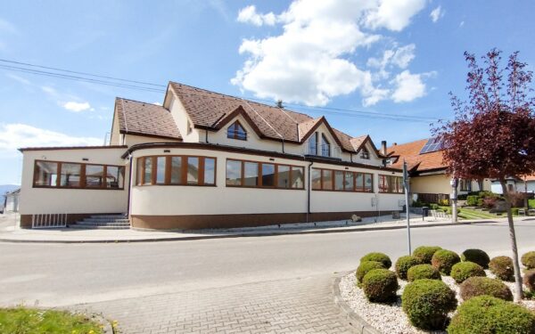 Liptov u Bešeňové v rodinných Apartmánech Adam s polopenzí a vstupem do wellness (2 sauny a vyhřívaný bazén)
