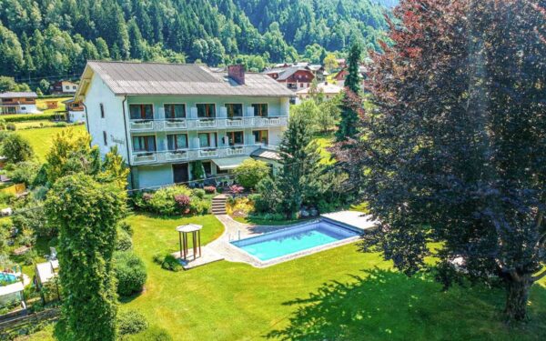 Rakouské Korutany v Hotelu Klamberghof *** s polopenzí, vstupem do několika wellness a na jezerní pláž + slevy