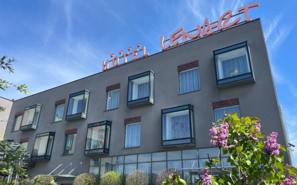 Polsko u Krakova ve futuristickém Hotelu Lenart **** se snídaní nebo polopenzí, vstupem do wellness a zábavou