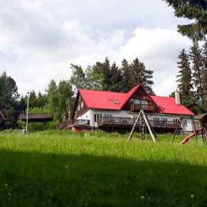 Bílé Karpaty a Valašsko: Rekreační středisko Královec v bungalovu s polopenzí, saunou, kulečníkem a vyžitím