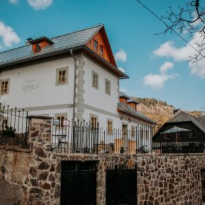 Pobyt v centru Banské Štiavnice v historické Resla Residence *** se snídaní, privátním wellness a fitness