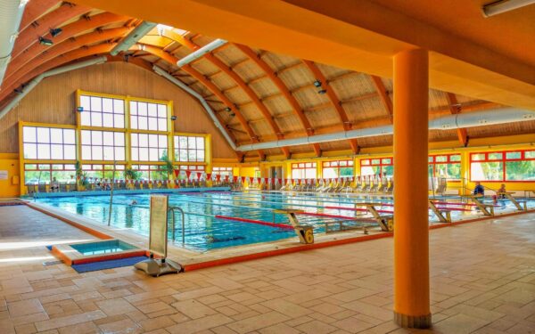 Celldömölk: Vulkán Wellness Hotel **** v mobile housu s termálními lázněmi neomezeně (9 bazénů + 4 sauny)