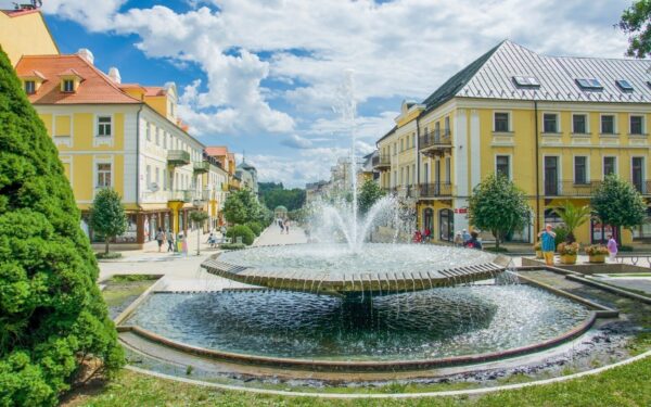 Západní Čechy: Pobyt v Apartmánech Seníky u Františkových Lázní se snídaněmi + kuchyňka a venkovní posezení