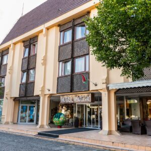 Pobyt u lázní Bük v Hotelu Írottkő *** s polopenzí, neomezeným wellness centrem a 50% slevou na masáž