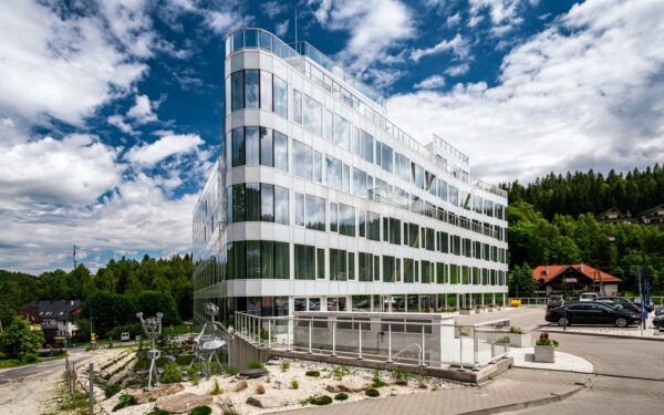 Polsko nedaleko hranic: Středisko Czarna Góra v Aparthotelu Panorama se snídaní + vstup do wellness centra