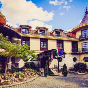 Maďarsko: Miskolc jen 100 m od unikátních jeskynních lázní v Hotelu Kitty *** se snídaní formou bufetu
