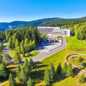 Krkonoše: Špindlerův Mlýn blízko centra ve 4* Harmony Hotelu s polopenzí a wellness (bazén, 2 vířivky, 5 saun)