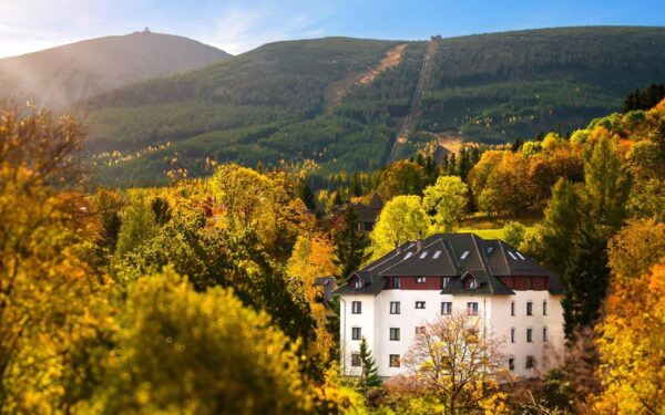 Polské Krkonoše v Penzionu Karkonoski SPA *** se snídaní či polopenzí, wellness, bazénem a vyžitím pro děti