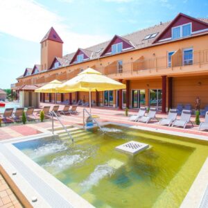 Dovolená u Budapešti: Termal Hotel Vesta s polopenzí a termálním wellness + animace a další vyžití pro děti
