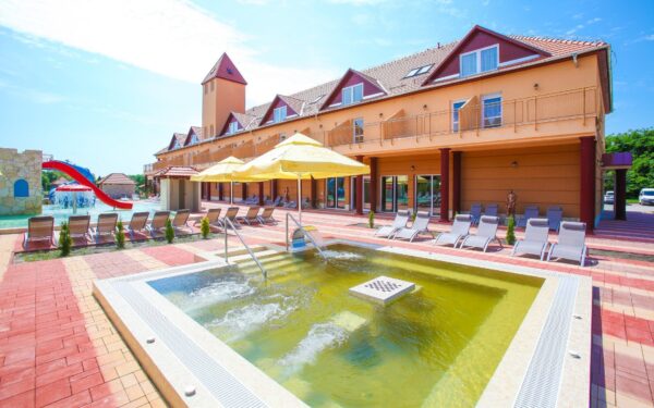 Dovolená u Budapešti: Termal Hotel Vesta s polopenzí a termálním wellness + animace a další vyžití pro děti