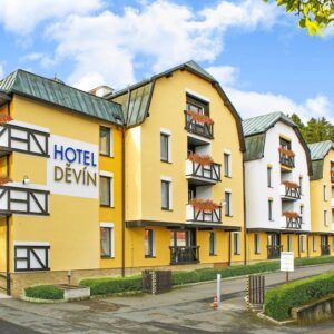 Mariánské Lázně: Pobyt ve Spa Hotelu Děvín **** s polopenzí, saunou a vstupenkou do bazénu + procedury