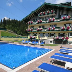 Rakouské Alpy: Hotel Unterberghof **** s rozšířenou polopenzí, venkovním bazénem a slevovou kartou s výhodami
