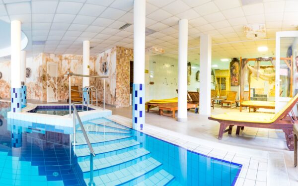 Zalakaros jen 400 m od lázní: Wellness Hotel Aphrodite **** s bazénem, Římskými lázněmi a saunami + polopenze