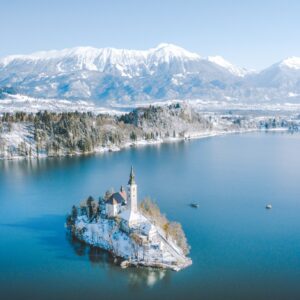 Slovinsko jen 400 m od jezera Bled: Hotel Astoria Bled *** se snídaněmi a luxusním wellness se saunovým světem
