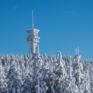 Krušné hory blízko ski areálů a běžeckých tratí: Jáchymov v Hotelu Orix se snídaněmi formou bufetu + lyžárna