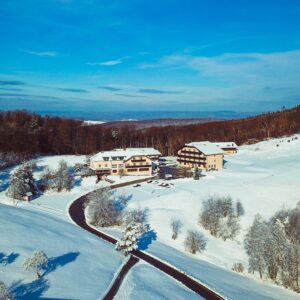 Rakousko nedaleko Vídně v Hotelu Wienerwaldhof **** s polopenzí a wellness centrem (vnitřní bazén, 2 sauny)