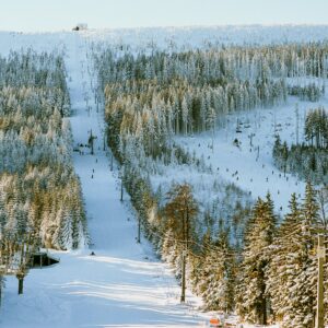 Polské Krkonoše blízko ski areálu ve Ville Karpacz s polopenzí a vstupenkou do aquaparku + podzemní výstava