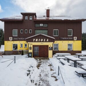 Krkonoše u Harrachova a mnoha skiareálů: Pobyt v Penzionu Triola *** se snídaní + vstup do privátního wellness