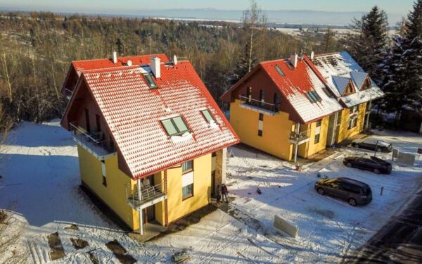 Vysoké Tatry přímo u ski areálu: Resort Vila  Credo se snídaní a privátním wellness (vířivka, sauny) + víno