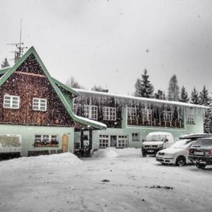 Krkonoše: Harrachov u skiareálů v Hotelu U Supa ***  s polopenzí a slevou na nápoje a na masáž + dětský koutek